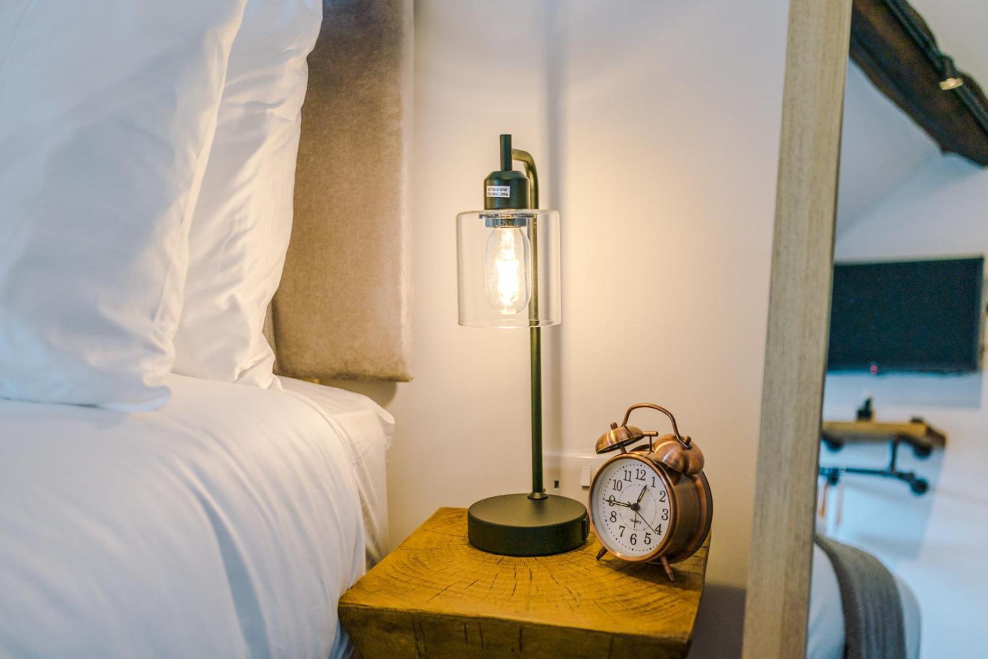 Number 21: A Breathtaking Chester Cottage With Parking Mollington  Extérieur photo