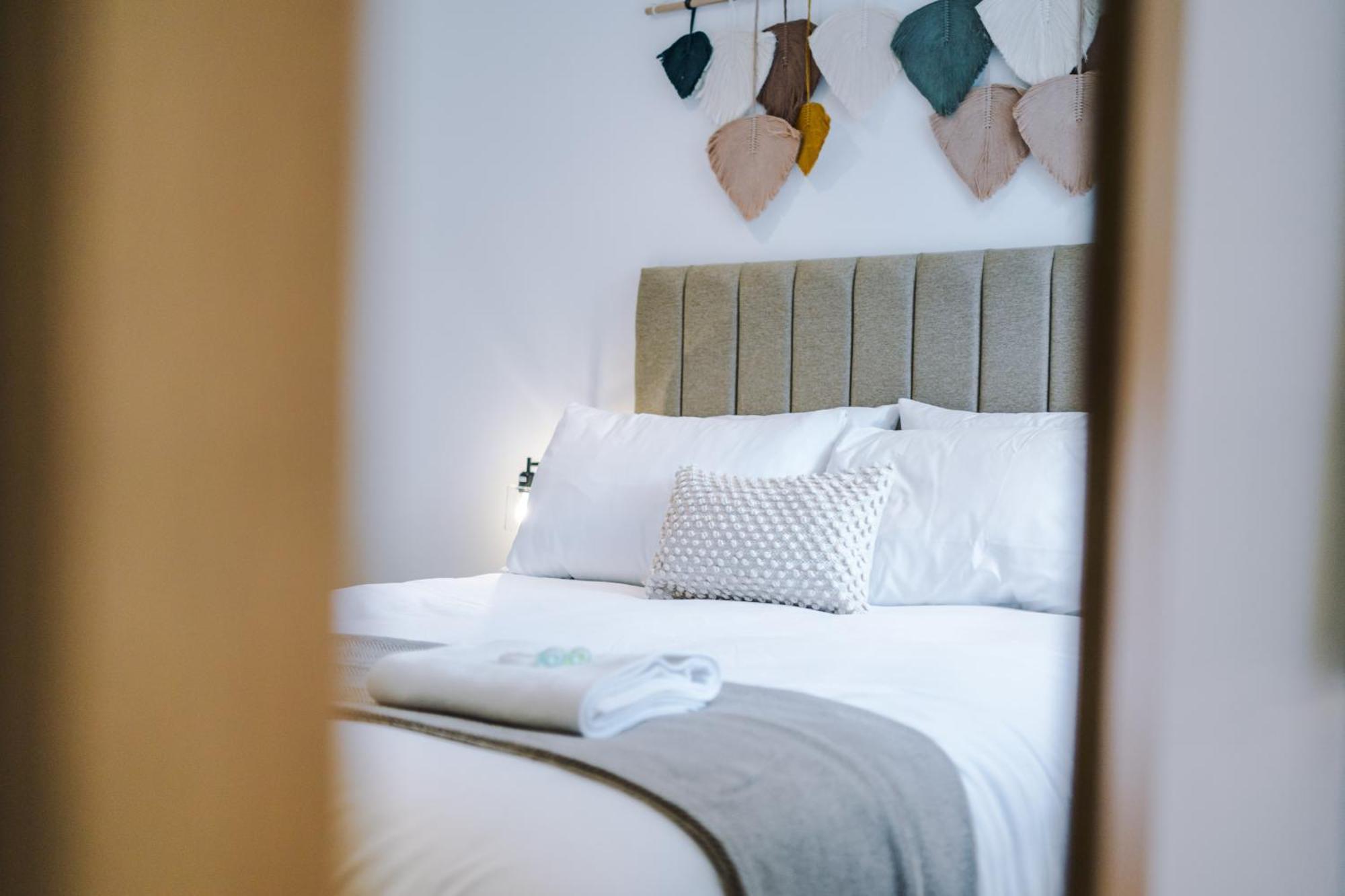 Number 21: A Breathtaking Chester Cottage With Parking Mollington  Extérieur photo